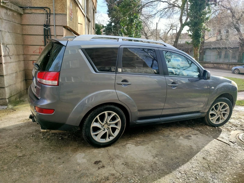 Citroen C-Crosser 2.4 Executive, снимка 13 - Автомобили и джипове - 53396541