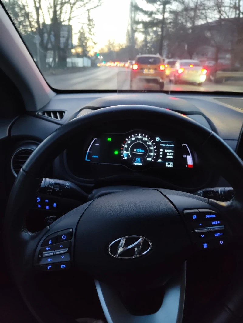 Hyundai Kona 64KWh/Blue link/3 ФАЗНА/SOH100%/Термопомпа/HEADUP, снимка 10 - Автомобили и джипове - 53422478