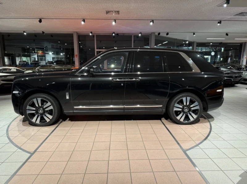 Rolls-Royce Cullinan, снимка 6 - Автомобили и джипове - 53458941
