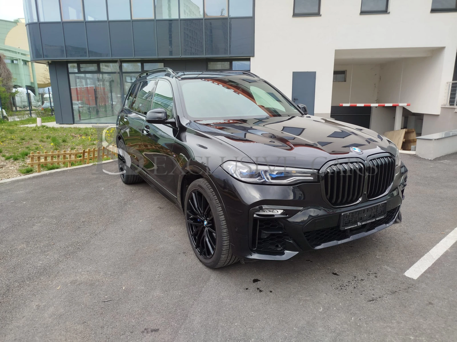 BMW X7 M-SPORT* BOWERS & WILKINS* PANORAMA SKY LOUNGE*  - изображение 3