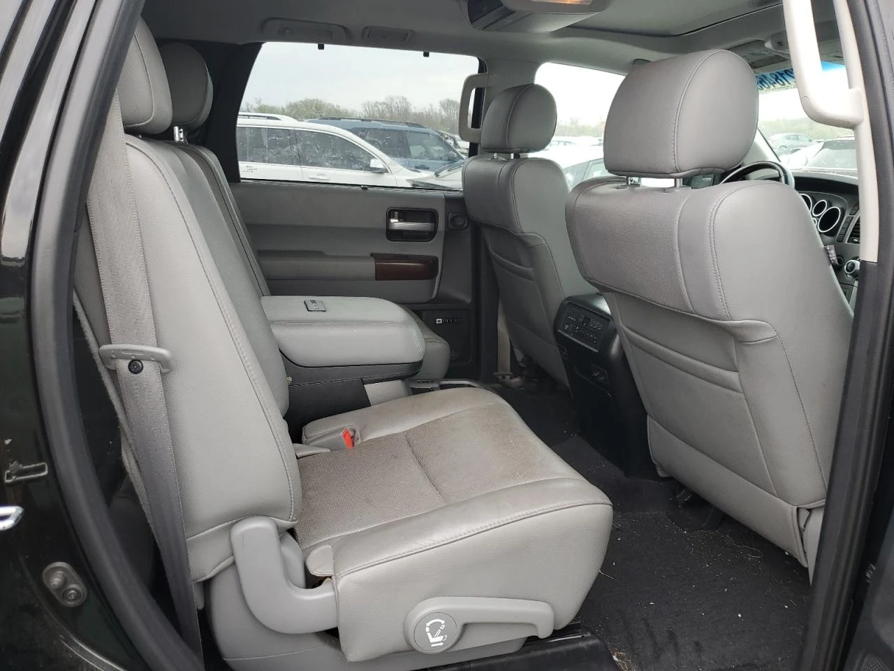 Toyota Sequoia PLATINUM 5.7* Обдух* JBL* Подгрев* Кожа* 4X4*  - изображение 10