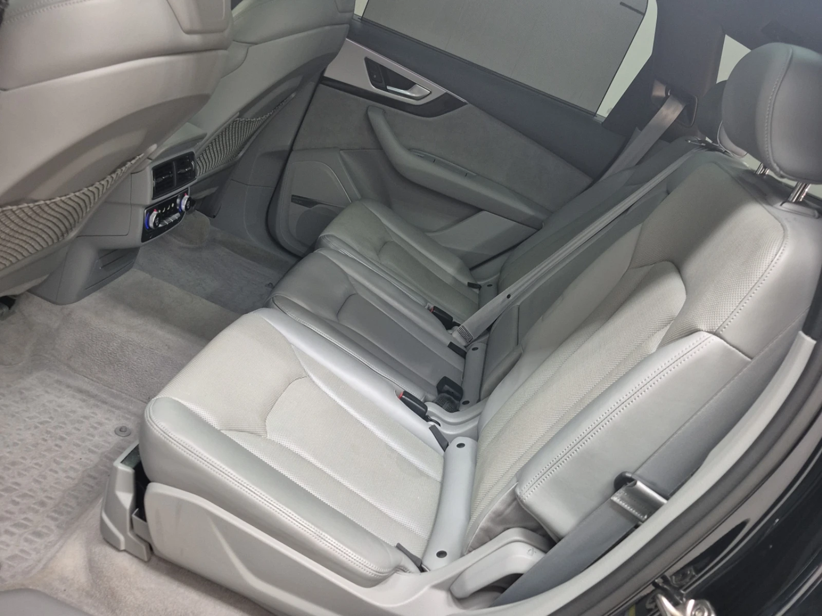 Audi Q7 TECHNIK * CARFAX * АвтоКредит * Цена до България*  - изображение 9