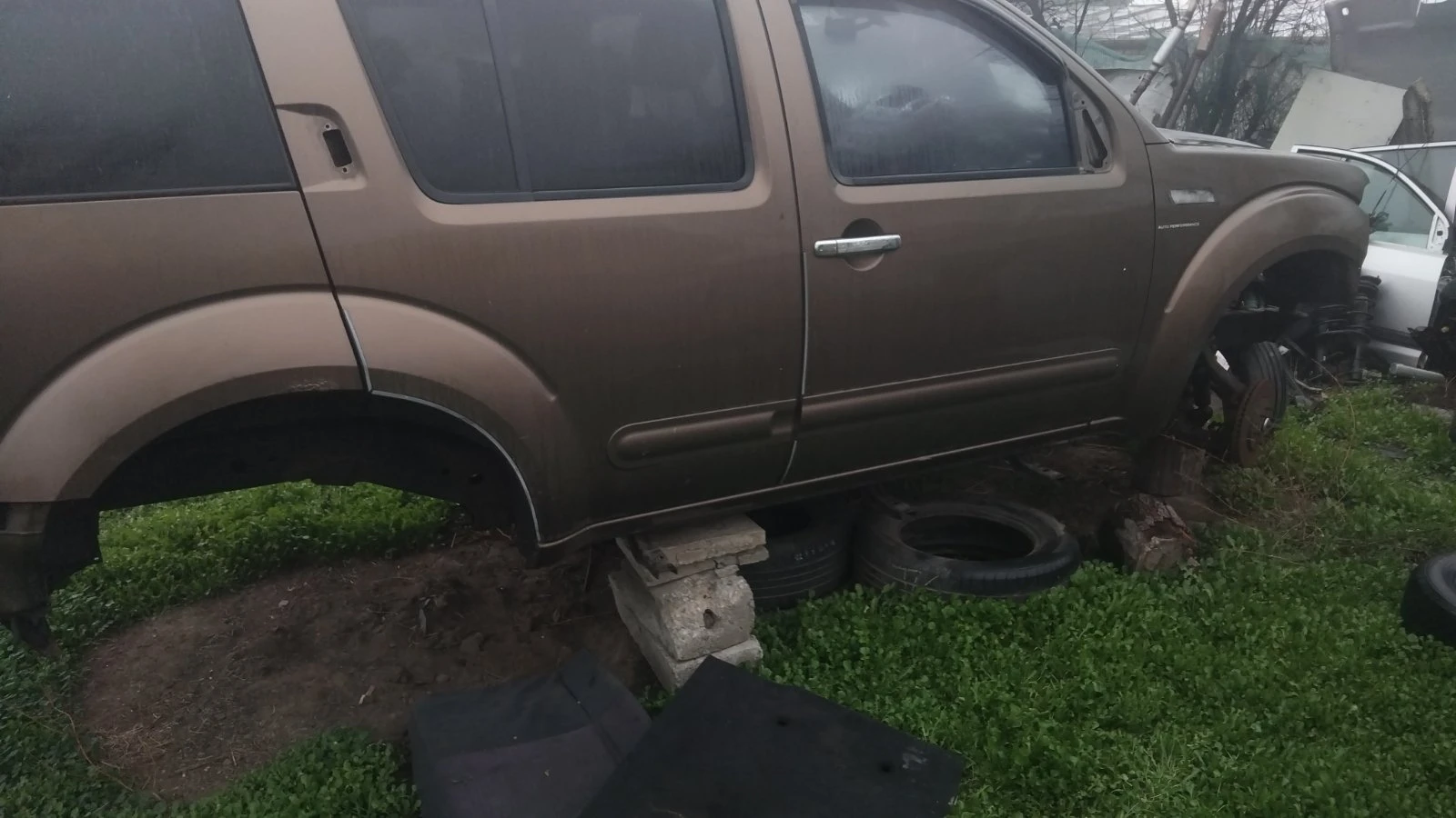 Nissan Pathfinder 4.0, снимка 9 - Автомобили и джипове - 53726676