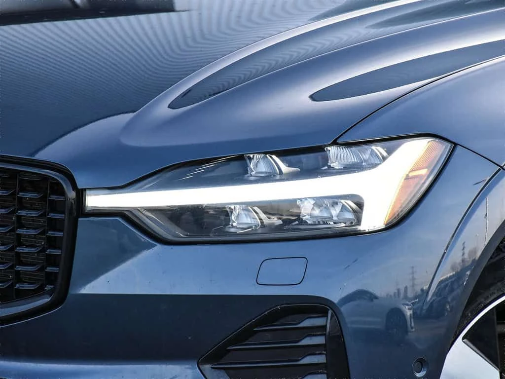 Volvo XC60 * T8 eAWD PHEV Plus Dark Theme * CARFAX * ЦЕНА ДО  - изображение 4