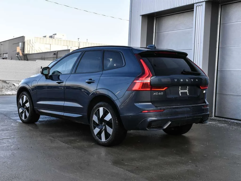 Volvo XC60 * T8 eAWD PHEV Plus Dark Theme * CARFAX * ЦЕНА ДО  - изображение 7