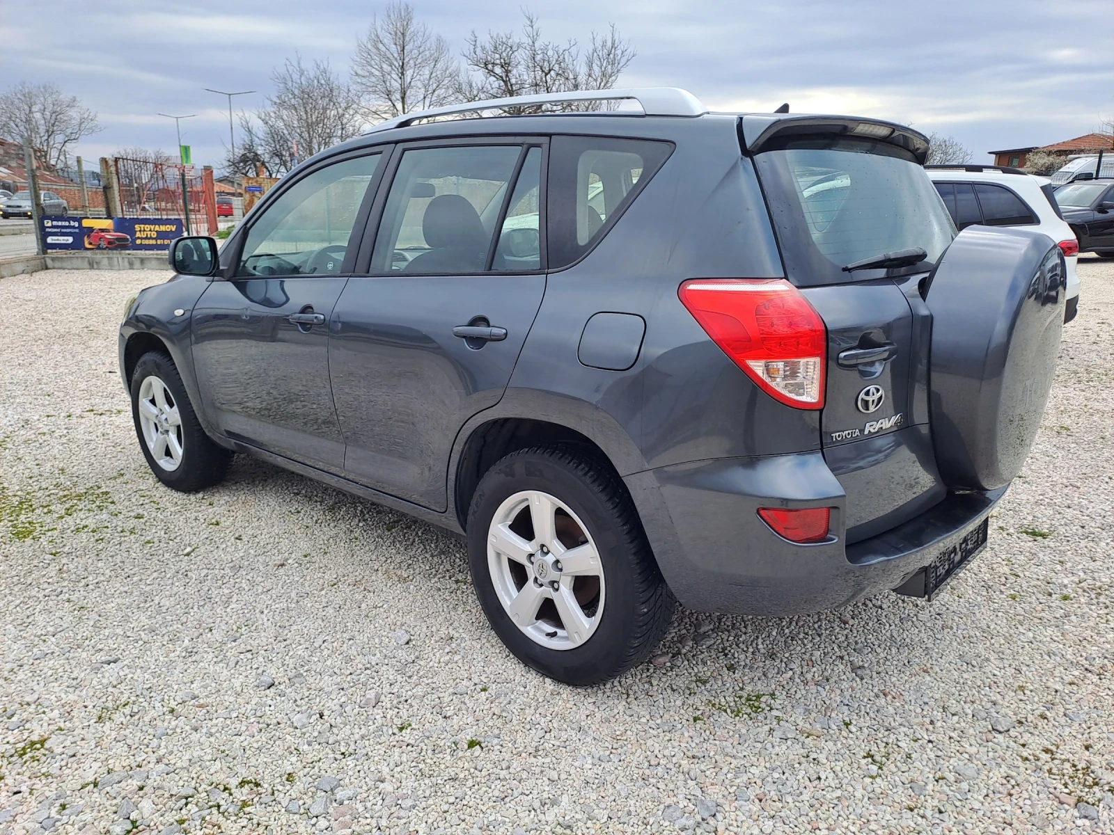 Toyota Rav4 2.2 D4D, снимка 4 - Автомобили и джипове - 53926396