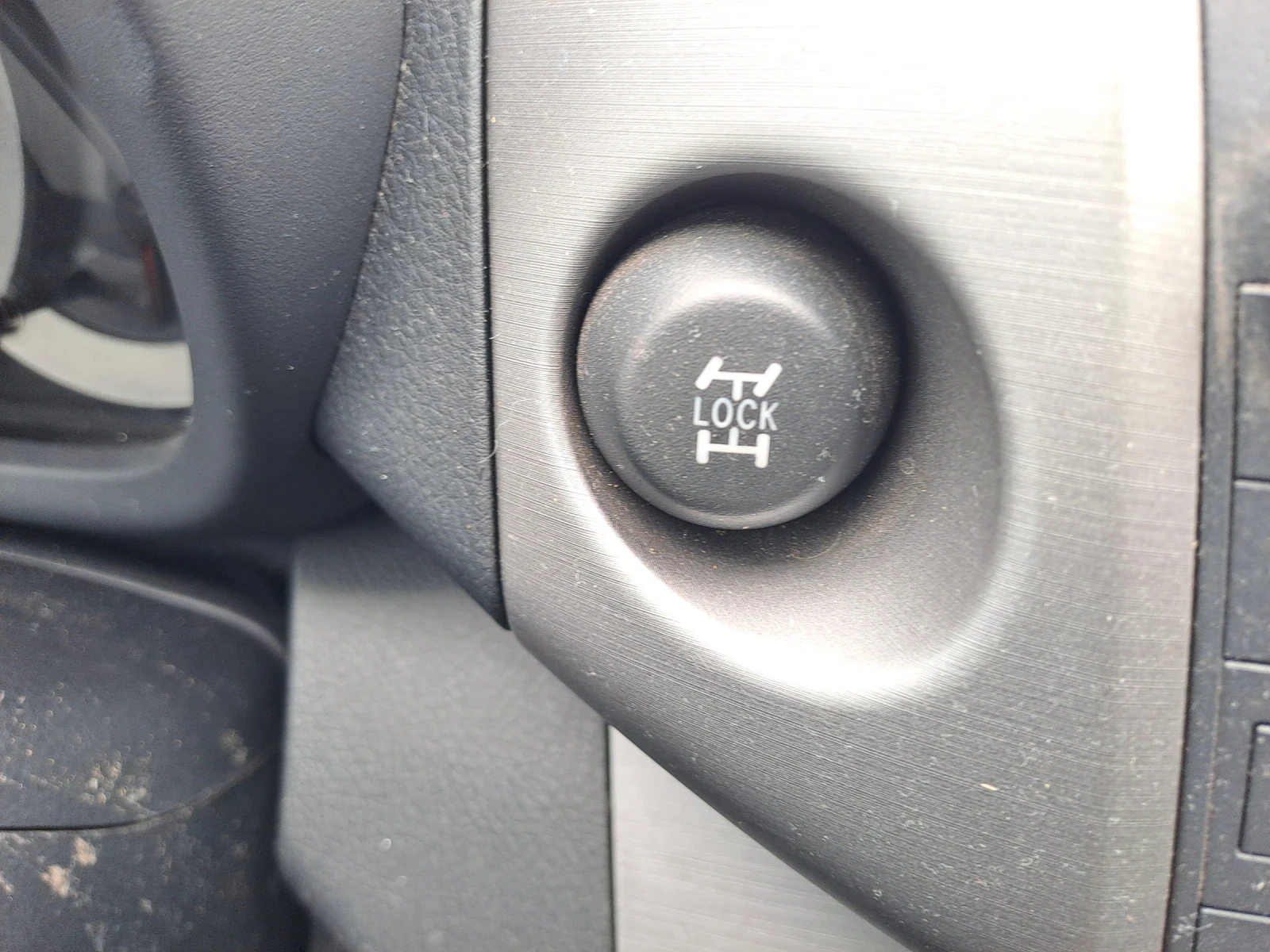 Toyota Rav4 2.2 D4D, снимка 14 - Автомобили и джипове - 53926396