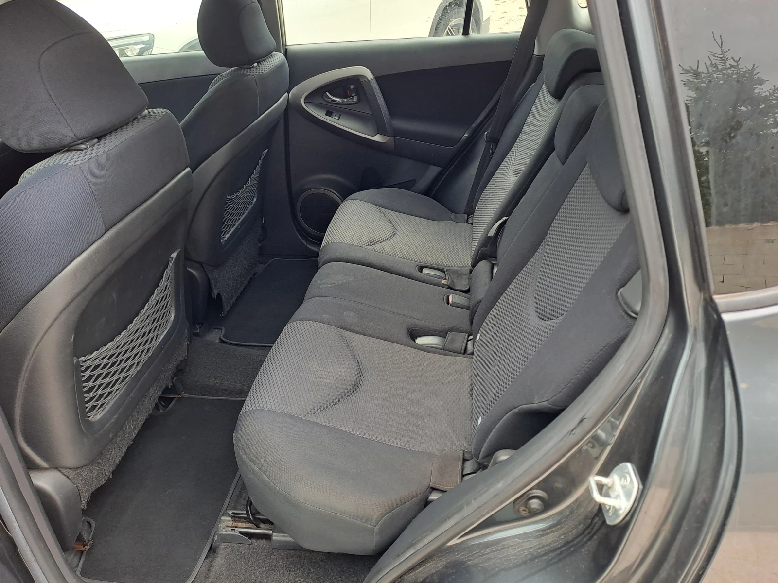 Toyota Rav4 2.2 D4D, снимка 10 - Автомобили и джипове - 53926396