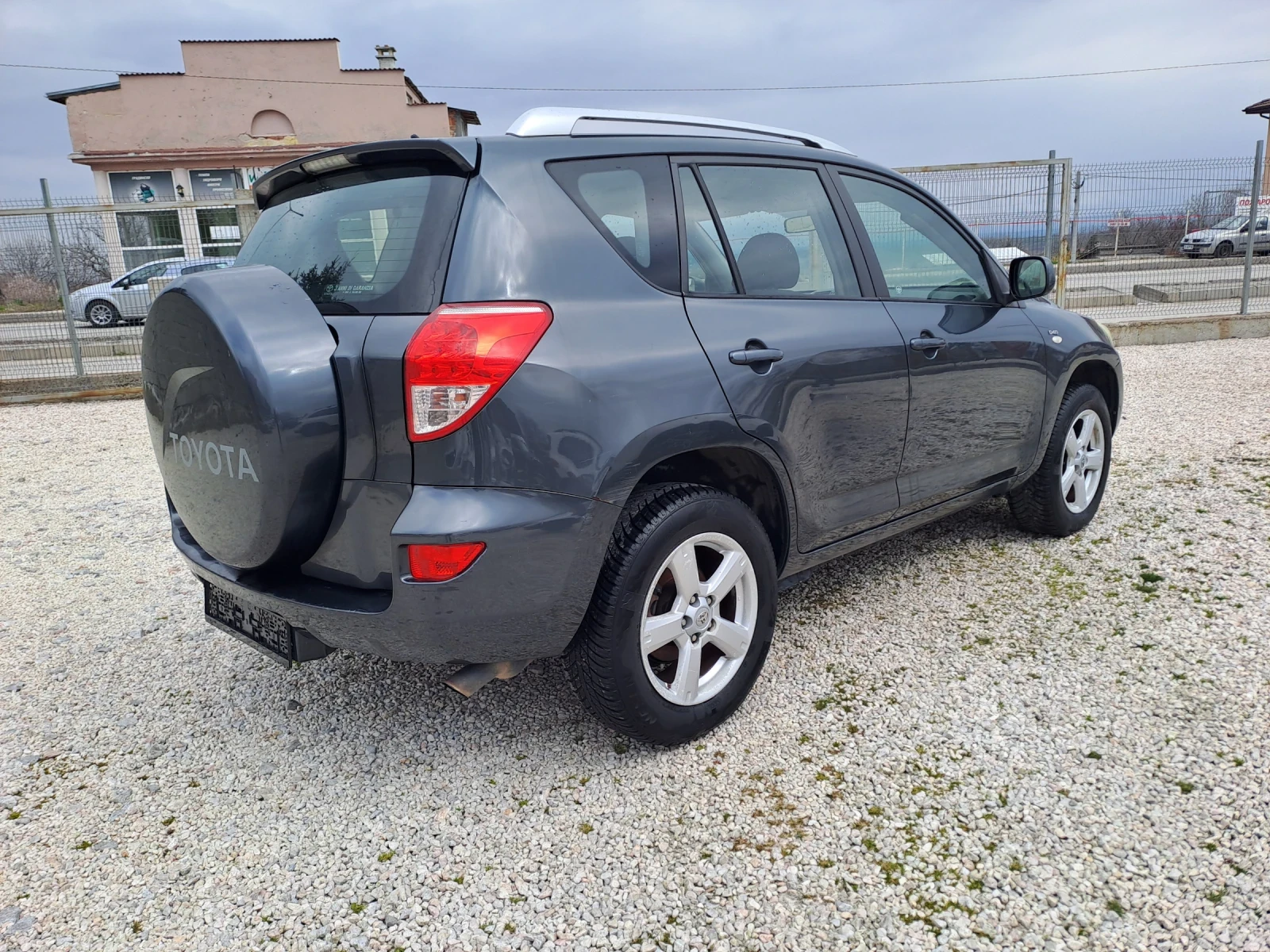 Toyota Rav4 2.2 D4D, снимка 6 - Автомобили и джипове - 53926396