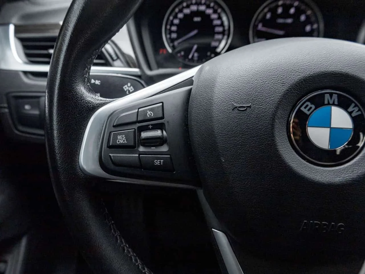 BMW X2 xDrive28i* Memory Heated| Dealer Serviced| Кеуless, снимка 11 - Автомобили и джипове - 54454078