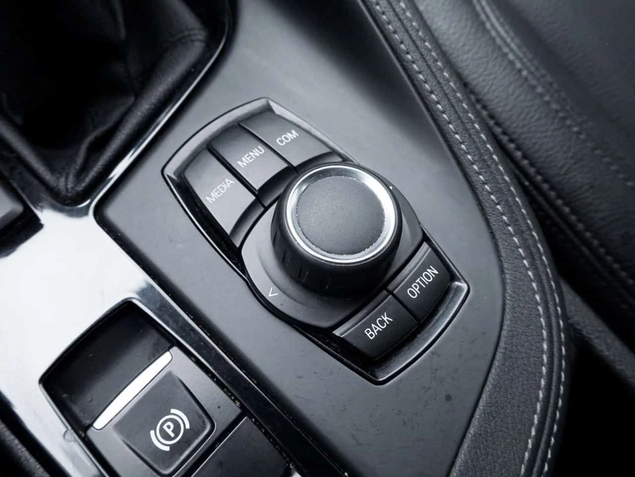 BMW X2 xDrive28i* Memory Heated| Dealer Serviced| Кеуless, снимка 16 - Автомобили и джипове - 54454078