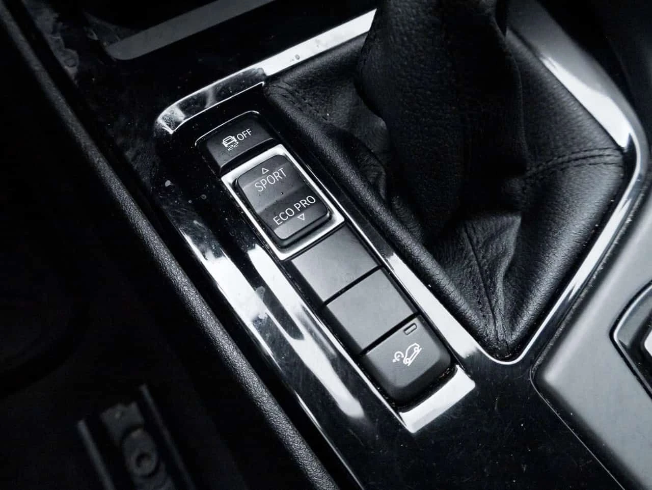 BMW X2 xDrive28i* Memory Heated| Dealer Serviced| Кеуless, снимка 15 - Автомобили и джипове - 54454078