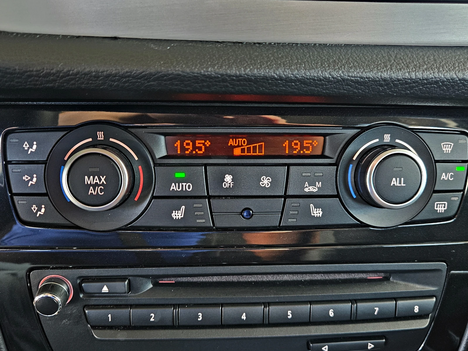 BMW X1 2.0XD/GERMANY/ECO PRO/AVTOMAT/ПОДГРЕВ/ПЕЧКА/LIZING, снимка 11 - Автомобили и джипове - 55991527