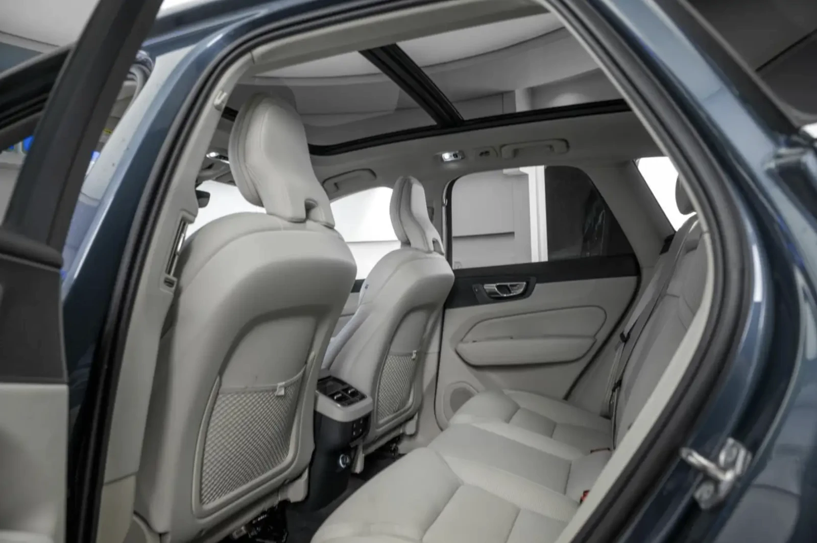 Volvo XC60 2020 Volvo XC60 T6 INSCRIPTION, снимка 11 - Автомобили и джипове - 56008131