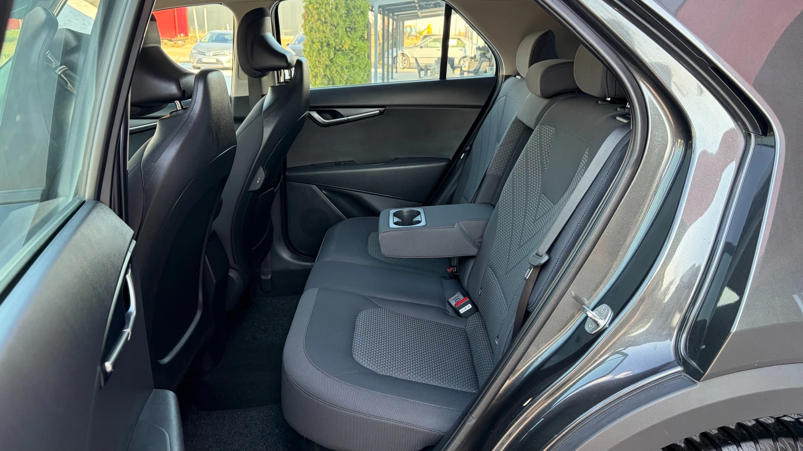 Kia Niro 1.6 Hybrid , снимка 9 - Автомобили и джипове - 56159342