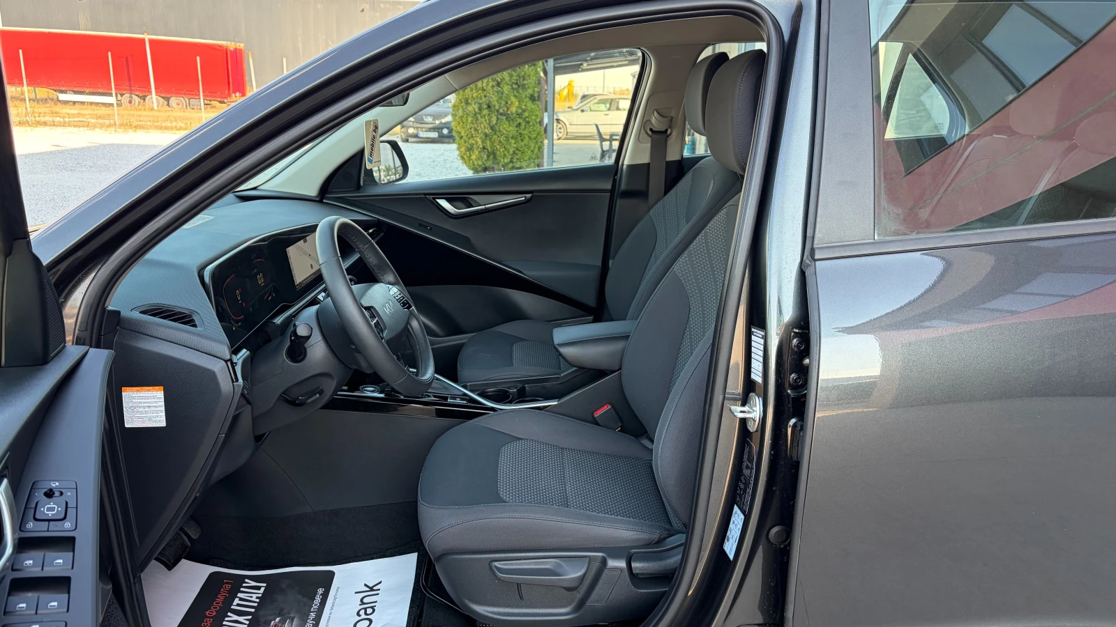 Kia Niro 1.6 Hybrid , снимка 7 - Автомобили и джипове - 56159342