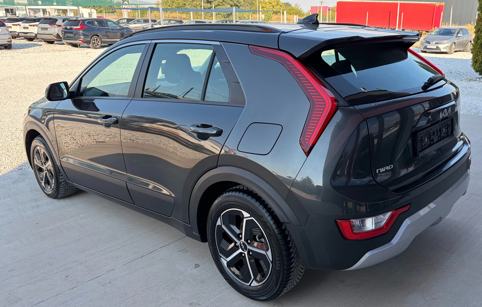 Kia Niro 1.6 Hybrid , снимка 6 - Автомобили и джипове - 56159342