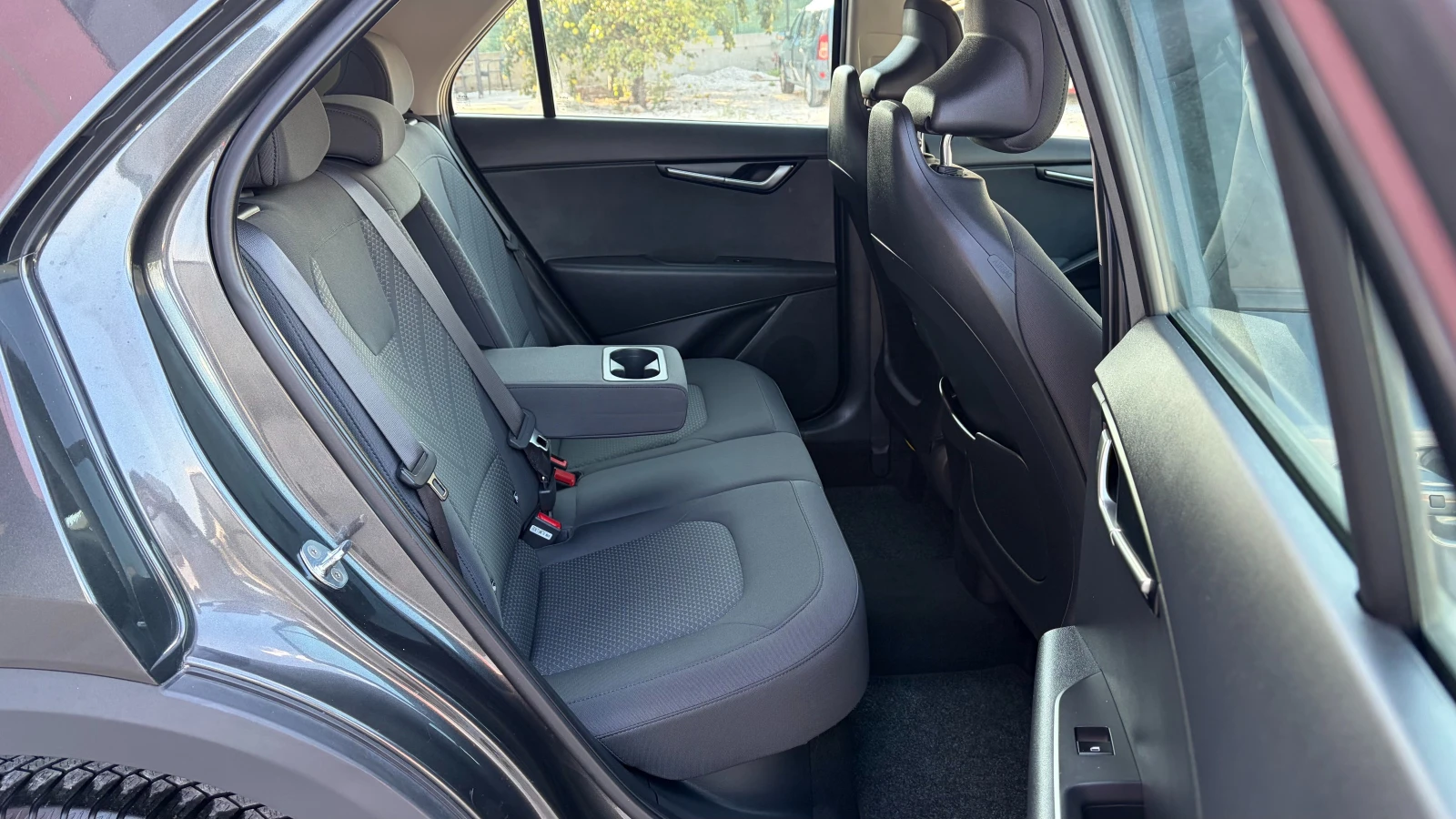 Kia Niro 1.6 Hybrid , снимка 11 - Автомобили и джипове - 56159342
