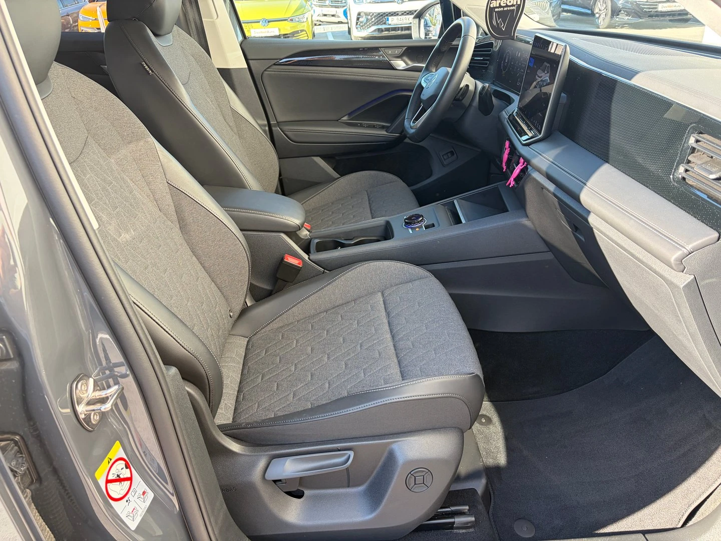 VW Tiguan, снимка 6 - Автомобили и джипове - 56422706