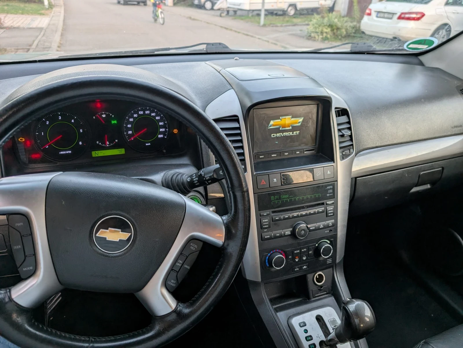 Chevrolet Captiva, снимка 8 - Автомобили и джипове - 56640577