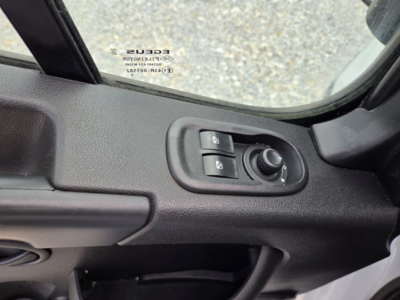 Renault Master 2.3 DCi, Хладилен, Падащ борд , Климатик, снимка 13 - Бусове и автобуси - 51037266