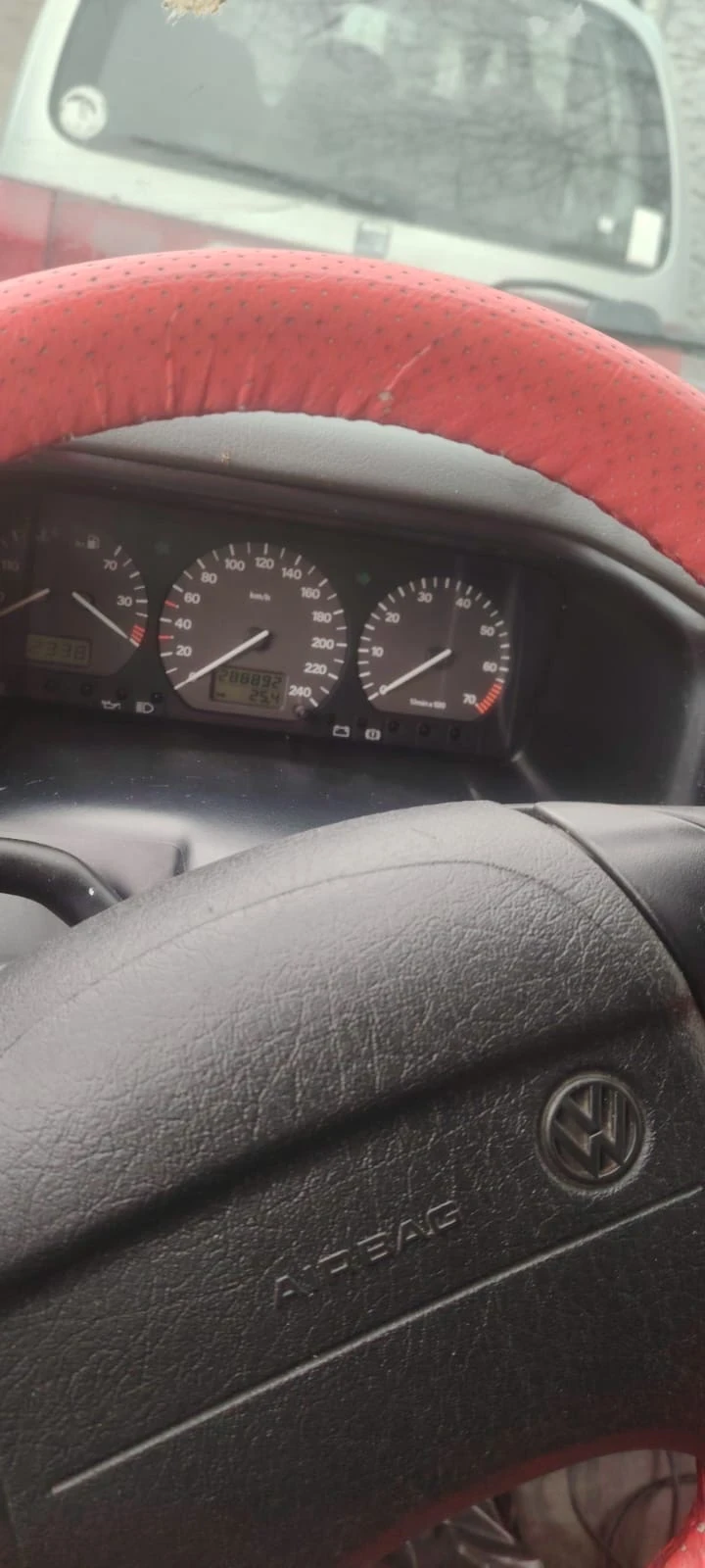 VW Multivan 2.5 TDI, снимка 10 - Бусове и автобуси - 53180850