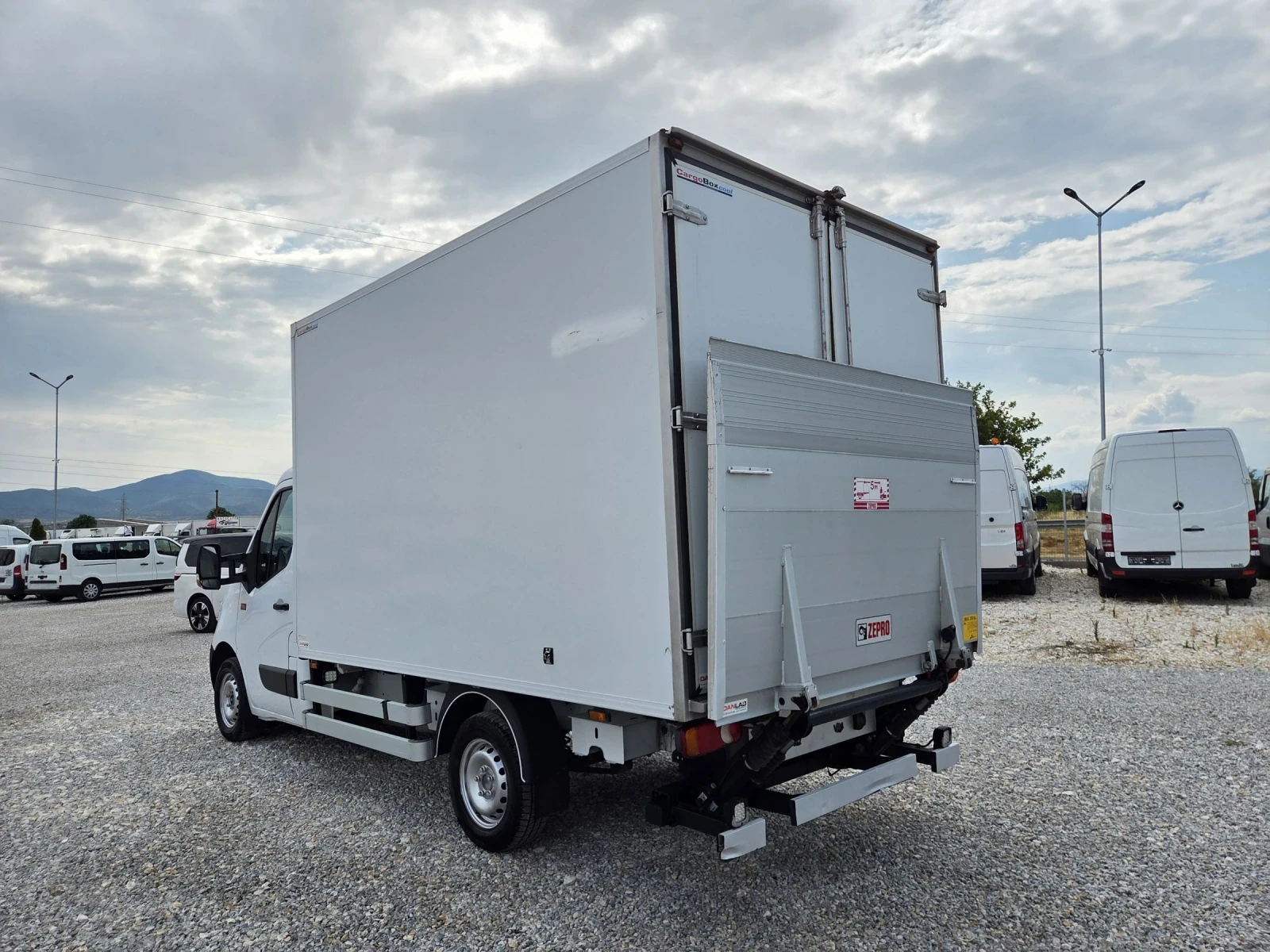 Renault Master 2.3 DCi, Хладилен, Падащ борд , Климатик - изображение 3