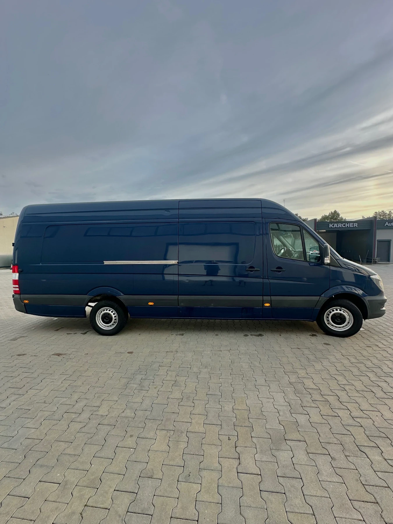 Mercedes-Benz Sprinter 313 / XXXL / Климатик / две странични врати /4.70м, снимка 3 - Бусове и автобуси - 54891282