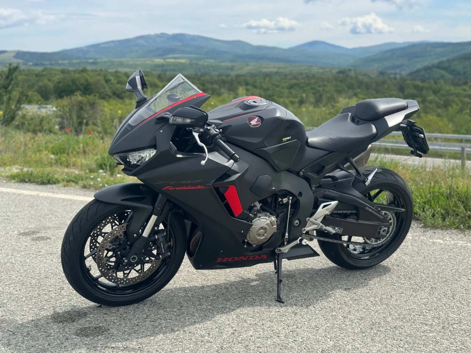 Honda Cbr 1000RR ABS, Upshift, Akra, снимка 3 - Мотоциклети и мототехника - 54605937