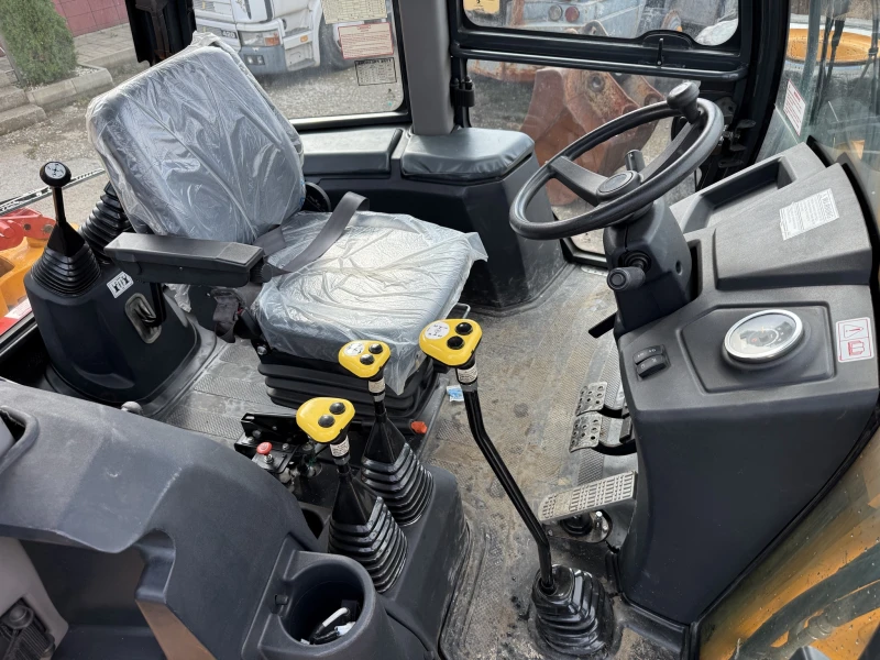 Багер Друга марка DIGMAX 3E 4x4, снимка 13 - Индустриална техника - 51956432