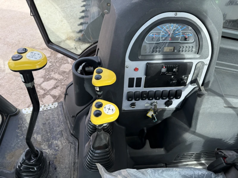 Багер Друга марка DIGMAX 3E 4x4, снимка 16 - Индустриална техника - 51956432