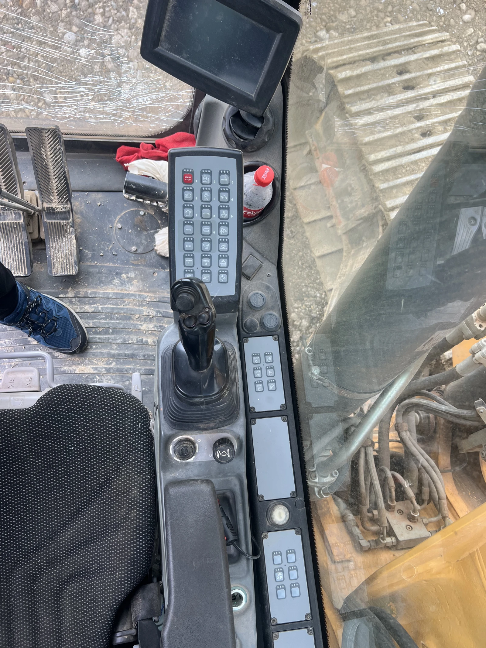  Liebherr R922LC- , ,  | Mobile.bg   17