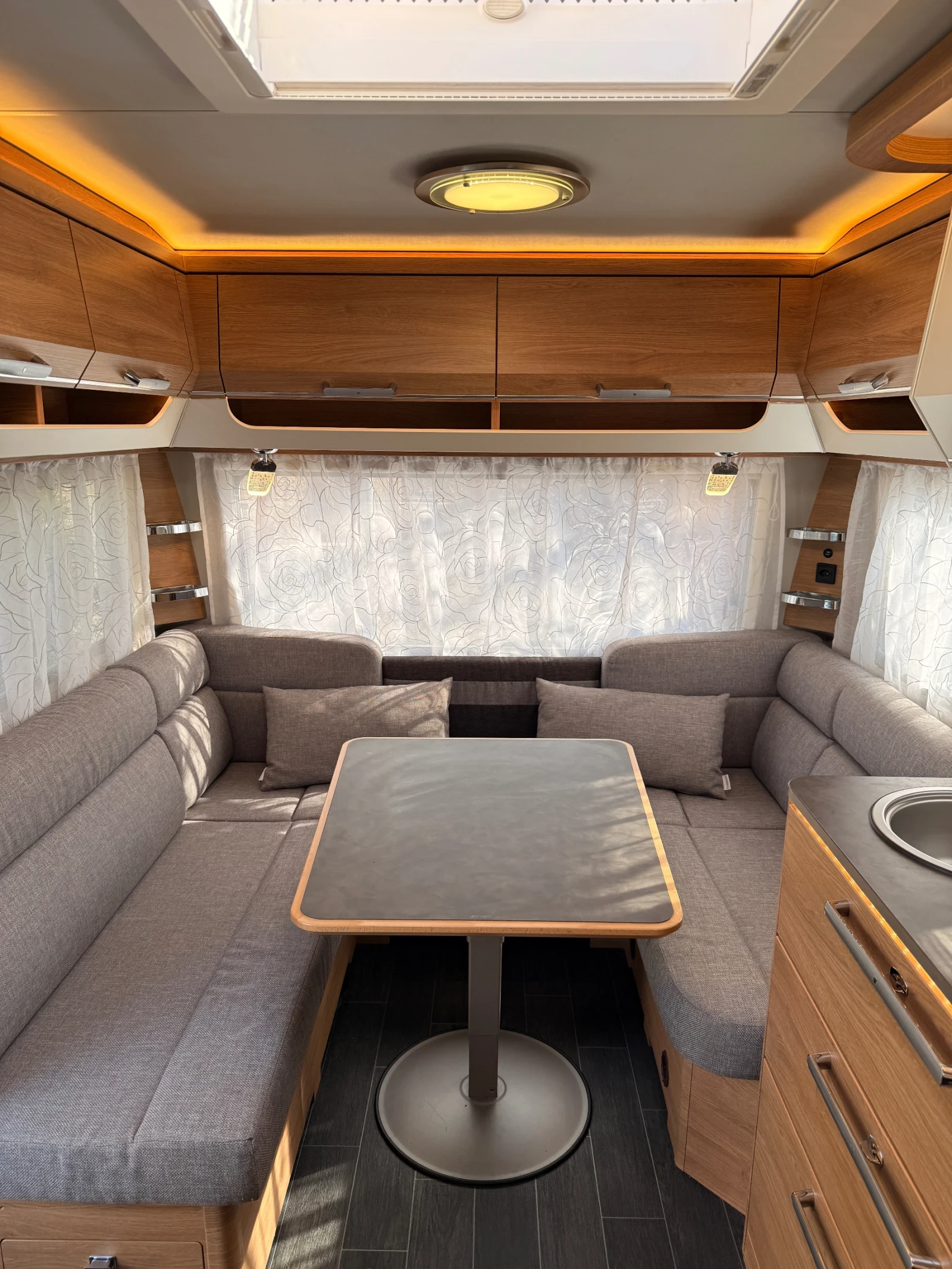 Каравана Tabbert Da Vinci Климатик, Солар, Мувър, Авто Нивелатори, снимка 7 - Каравани и кемпери - 53825437