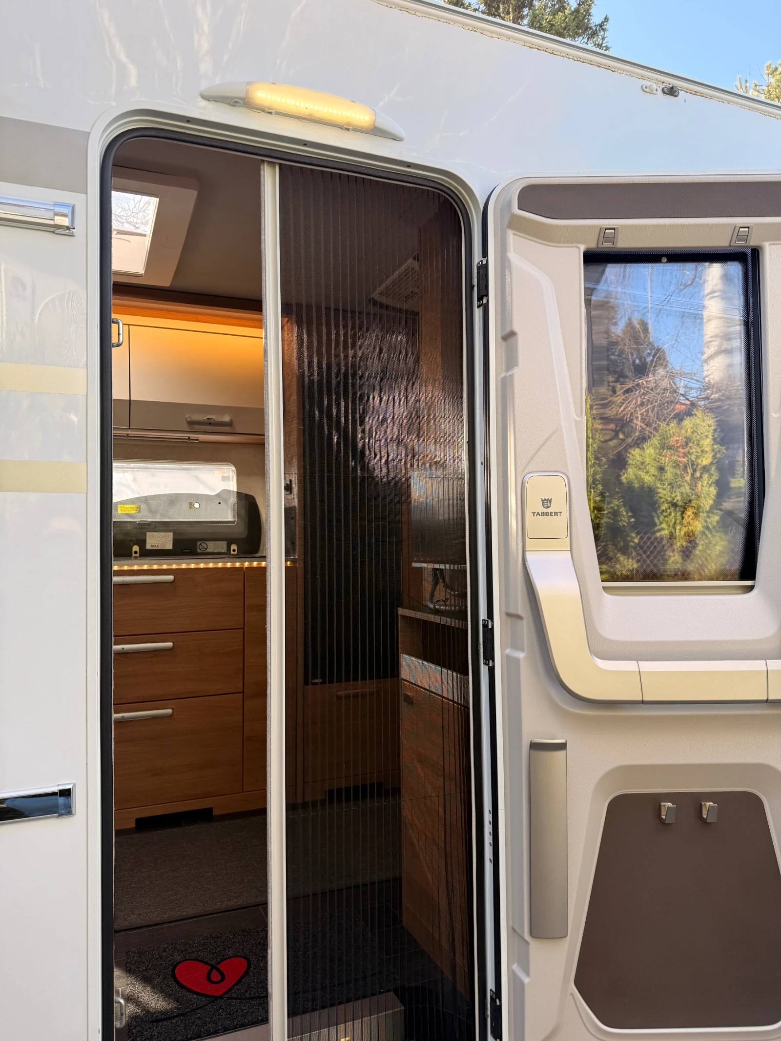 Каравана Tabbert Da Vinci Климатик, Солар, Мувър, Авто Нивелатори, снимка 6 - Каравани и кемпери - 53825437