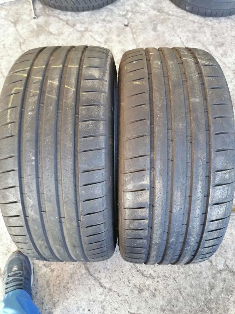 Гуми Летни 245/35R20, снимка 1 - Гуми и джанти - 29596130