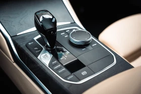 BMW 330 XDRIVE* CARPLAY* ПОДГРЕВ* ШИБИДАХ* KEYLESS* , снимка 10