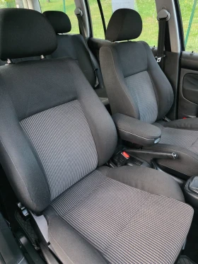 VW Golf 1.6i Климатроник, снимка 16