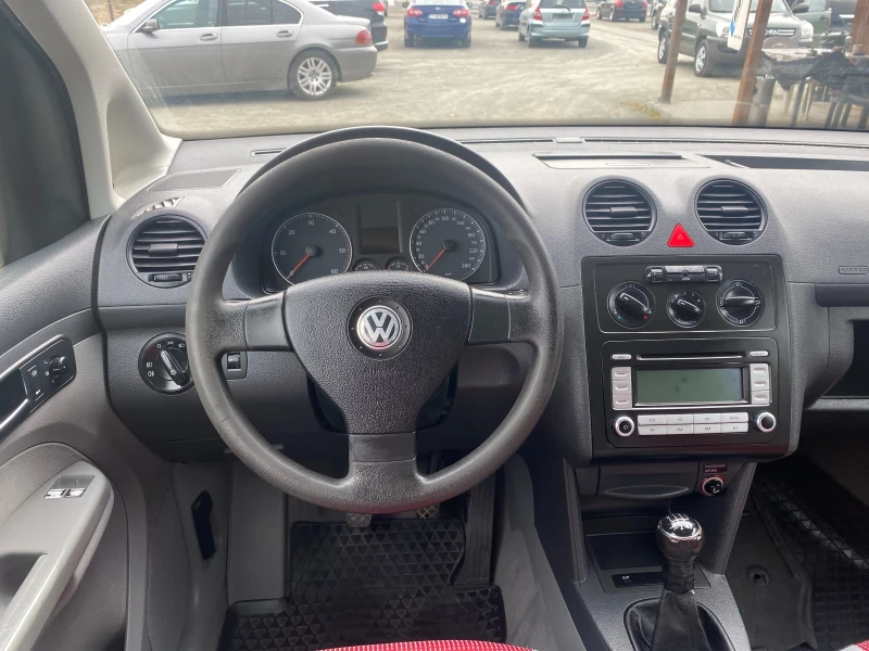 VW Caddy 1.9TDI, снимка 8 - Автомобили и джипове - 47802024