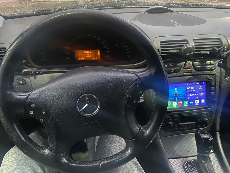 Mercedes-Benz C 320 Avangarde, снимка 3 - Автомобили и джипове - 47993762