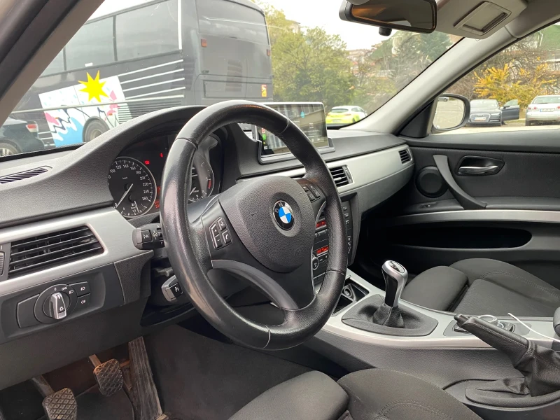 BMW 320, снимка 12 - Автомобили и джипове - 48079828