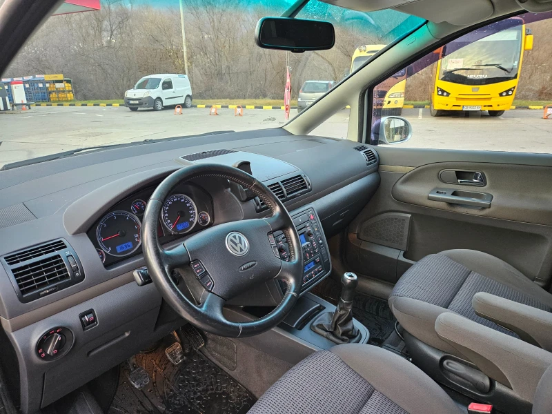 VW Sharan 1.9 TDI 4X4/7mesta/Biznes, снимка 9 - Автомобили и джипове - 48512916