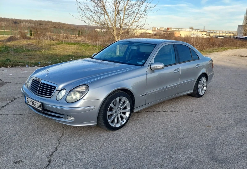 Mercedes-Benz E 220, снимка 1 - Автомобили и джипове - 48967357