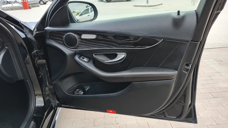 Mercedes-Benz C 200 AMG PACK, 7G-TRONIC Plus, Кожа, РЕГИСТРИРАНА, снимка 15 - Автомобили и джипове - 50378890