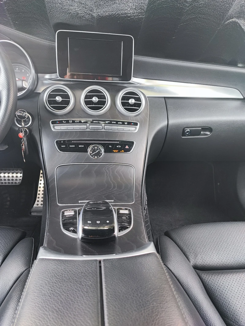 Mercedes-Benz C 200 AMG PACK, 7G-TRONIC Plus, Кожа, РЕГИСТРИРАНА, снимка 11 - Автомобили и джипове - 53079967