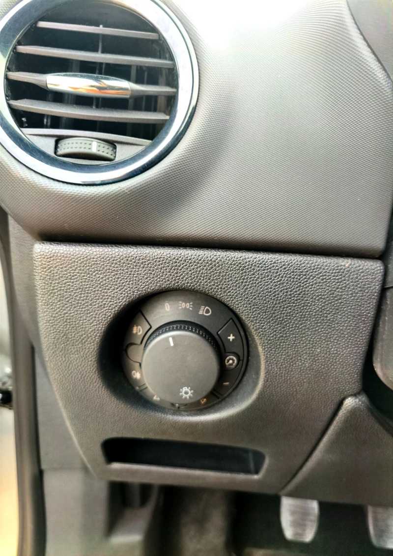 Opel Corsa 1.3 CDTi* Enjoy, снимка 14 - Автомобили и джипове - 51294557