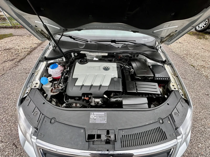 VW Passat 2.0 TDI, снимка 15 - Автомобили и джипове - 52571809