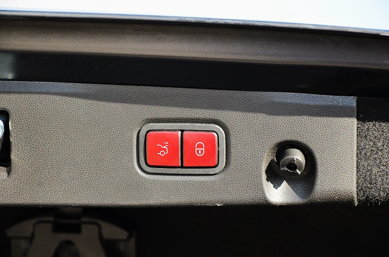 Mercedes-Benz CLS 500 4 MATIC AMG , снимка 16 - Автомобили и джипове - 52979385