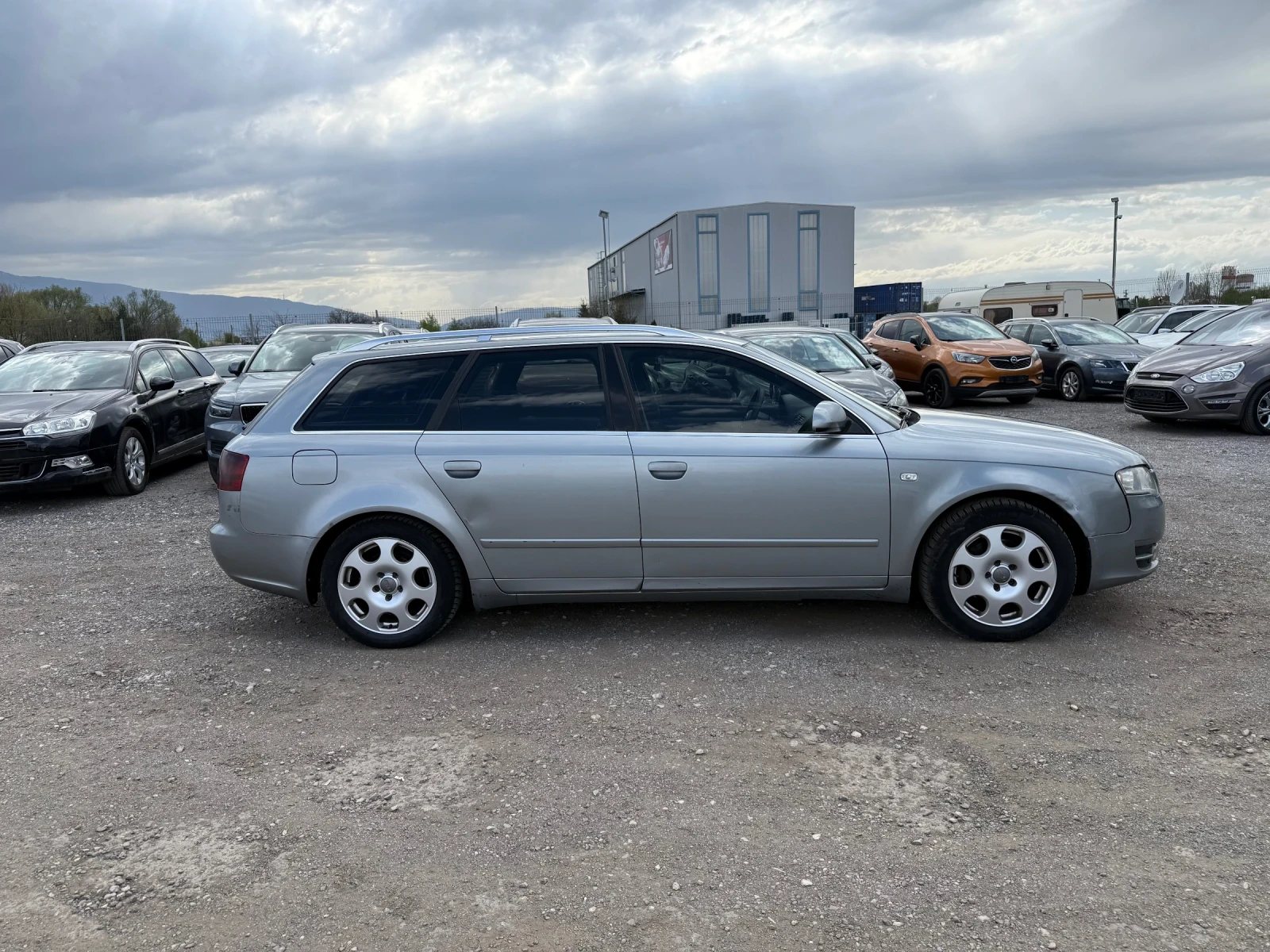 Audi A4 2.0* TDI - изображение 4