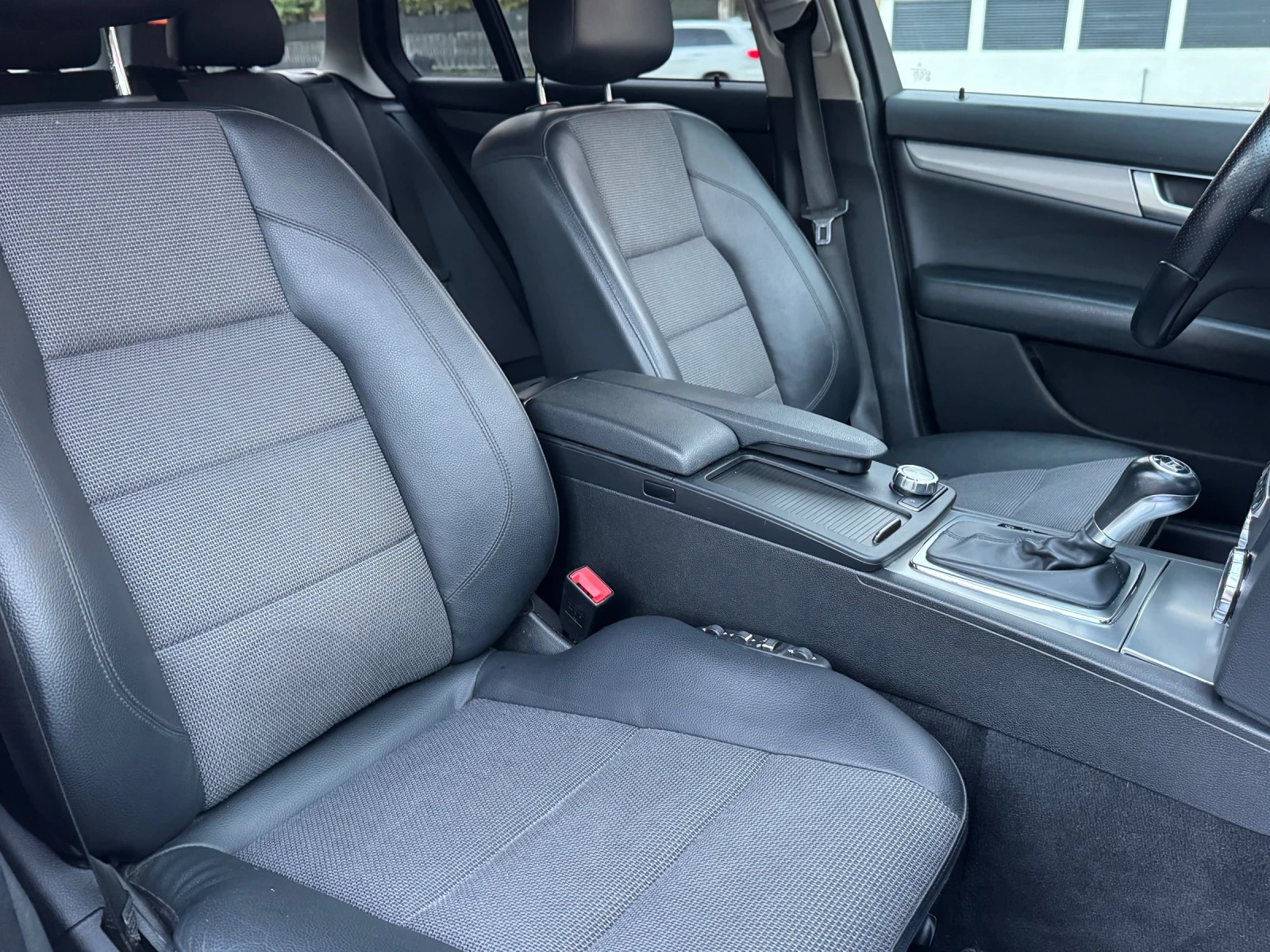 Mercedes-Benz C 220 Дистроник* Нави* Автоматик* Ксенон | Mobile.bg — изображение 14