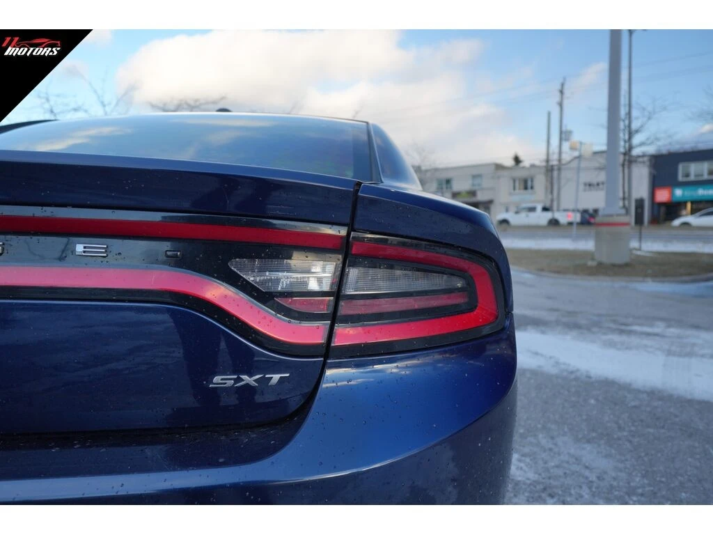 Dodge Charger * 4dr Sdn SXT | NO ACCIDENTS * CARFAX * ЦЕНА ДО БГ - изображение 9